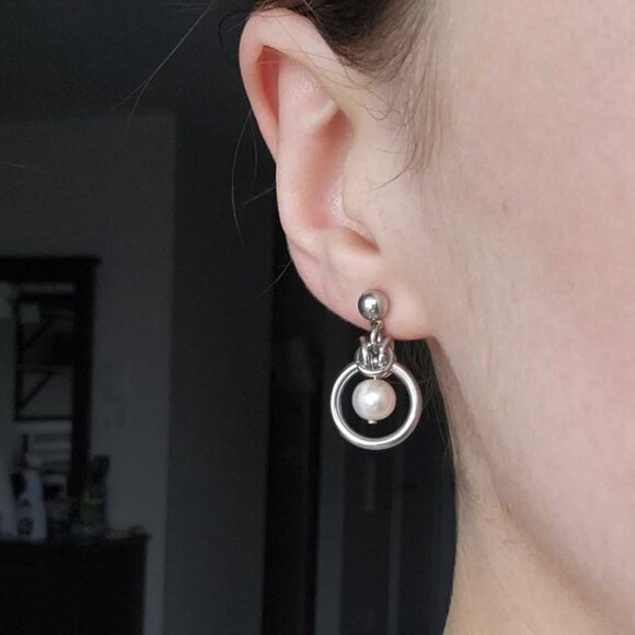 Vintage classic silver and pearl hoop earrings - Picture 1 of 7